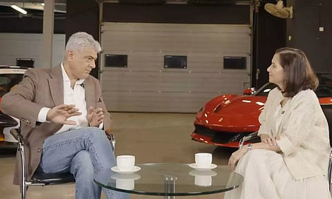 VIDEO: நேர்காணலின் பொது அஜித் மேக்கப் போடல - வியந்து பேசிய அனுபமா சோப்ரா