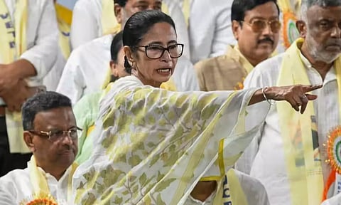 மேற்கு வங்கத்தில் SIR பணிகளால் உயிரிழந்த 39 பேர் குடும்பத்துக்கு தலா ரூ.2 லட்சம் நிவாரணம் - மம்தா அறிவிப்பு