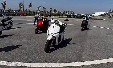 கார்களை தொடர்ந்து இ ஸ்கூட்டர்கள்... அடுத்த அதிரடிக்கு ரெடியாகும் வின்ஃபாஸ்ட்..?