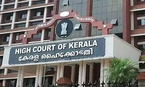 கேரள கோவில்களில் பக்தர்கள் கூட்டத்தை கட்டுப்படுத்த பவுன்சர்களை நியமிக்கக்கூடாது- ஐகோர்ட் அதிரடி உத்தரவு