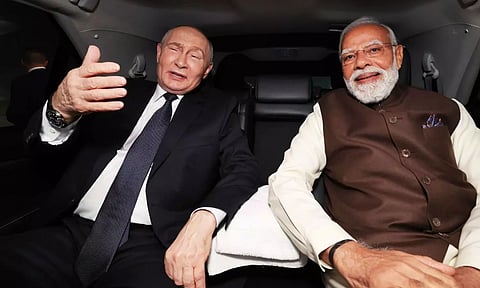 பிரதமர் இல்லத்தில் சுடச்சுட இரவு விருந்து.. ஒரே காரில் ஒன்றாக சென்ற புதின் - மோடி