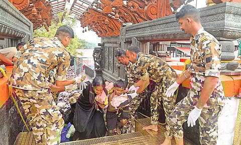 ஆன்லைன் முன்பதிவு செய்தவர்களில் பலர் வரவில்லை: பக்தர்கள் கூட்டமின்றி காணப்பட்ட சபரிமலை