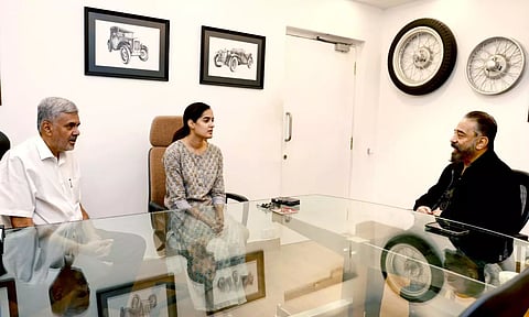 ஏவிஎம் சரவணன் குடும்பத்தினரை நேரில் சந்தித்து கமல் ஆறுதல்