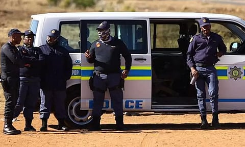 தென் ஆப்பிரிக்கா: பாரில் நடந்த துப்பாக்கிச் சூட்டில் 11 பேர் பலி