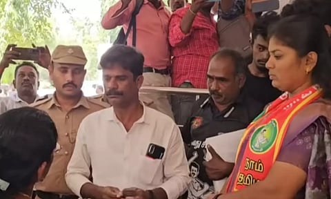 இறந்ததாகக் கூறி வாக்களர் பட்டியலில் இருந்து நீக்கம் - மாவட்ட ஆட்சியருடன் வாக்குவாதத்தில் ஈடுபட்ட நா.த.க வேட்பாளர்!