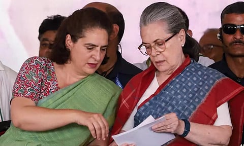 "சோனியா காந்தி குடியுரிமை பெற்றபின்னரே வாக்களித்தார்" - பிரியங்கா காந்தி!