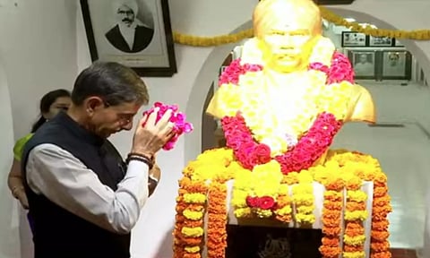 மகாகவி பாரதியாரின் 144-வது பிறந்தநாள்: ஆளுநர் ஆர்.என்.ரவி அஞ்சலி