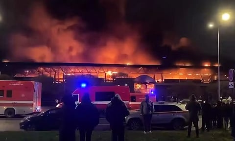 ரஷிய மார்க்கெட்டில் பயங்கர தீ விபத்து