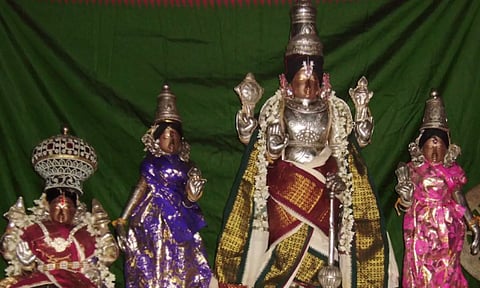 சயன கோலத்தில் காட்சிதரும் திருச்சிறுபுலியூர் தலசயனப் பெருமாள்