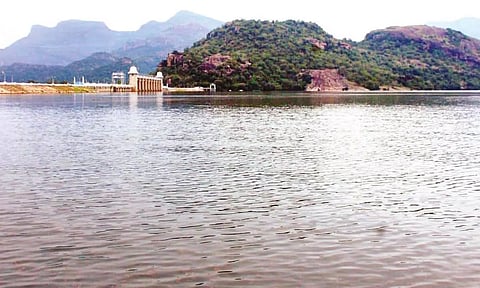 நீர்வரத்து அதிகரிப்பால் முழு கொள்ளளவை எட்டிய உடுமலை அமராவதி அணை