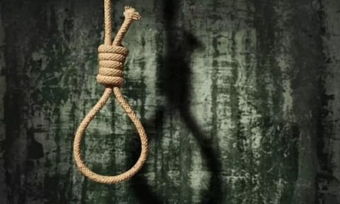 வாடகை கொடுக்க முடியாததால் வீட்டை காலி செய்யும் நிலை.. 2 மகன்களுடன் தூக்கில் தொங்கிய தாய்