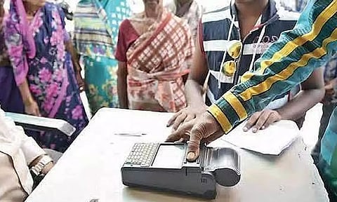 ரேஷன் கார்டுதாரர்கள் விரல் ரேகையை விரைந்து பதிவு செய்ய மத்திய அரசு அறிவுறுத்தல்