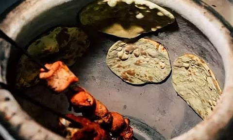 அசையாத மரம் ஒன்று விழுந்தது கீழே... தந்தூரிக்கு தடைவிதித்த டெல்லி!