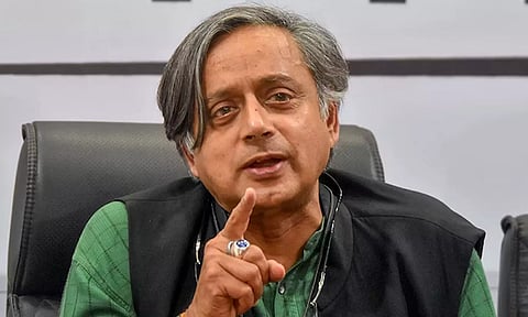 கேரளாவில் T20 ஓவர் போட்டியை நடத்தி இருக்கலாம் - சசி தரூர்