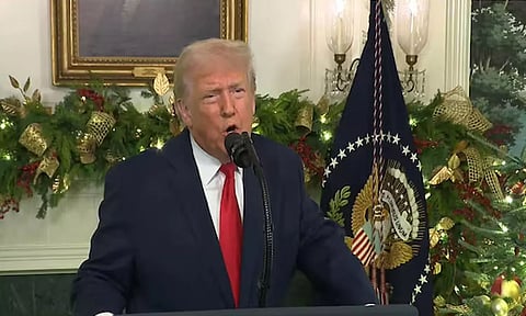 பாதுகாப்பு படைவீரர்களுக்கு இன்ப அதிர்ச்சி அளித்த அதிபர் டிரம்ப்