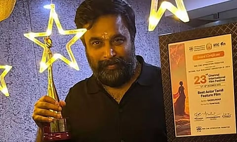 சென்னை சர்வதேச திரைப்பட விழாவில் சிறந்த நடிகருக்கான விருதை வென்ற சசிகுமார்!