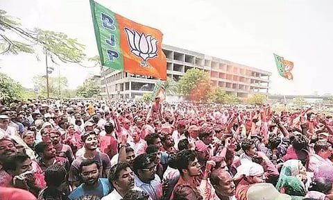 மகாராஷ்டிரா உள்ளாட்சி தேர்தல்: பா.ஜ.க அமோக வெற்றி- 98 நகராட்சிகளில் முன்னிலை