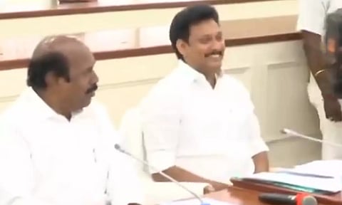 அரசு ஊழியர்கள், ஆசிரியர் சங்கங்களின் பிரதிநிதிகளுடன் அமைச்சர்கள் பேச்சுவார்த்தை