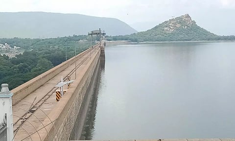 மேட்டூர் அணை நீர்மட்டம் 109.72 அடியாக குறைந்தது