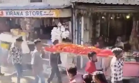 'கனவுகளுக்கான இறுதிச்சடங்கு' - காதலுக்காக வீட்டைவிட்டு வெளியேறிய பெண்...உயிருடன் இருக்கும்போதே குடும்பத்தினர் செய்த அதிர்ச்சிசெயல்