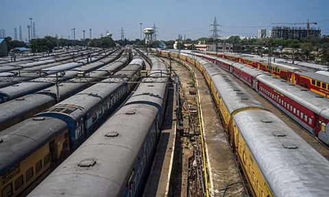 2030-ம் ஆண்டுக்குள் ரெயில் சேவையை 2 மடங்காக உயர்த்த திட்டம்- மத்திய ரெயில்வே அமைச்சகம் தகவல்