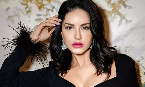 மதுராவில் புத்தாண்டு நிகழ்ச்சி ரத்து: டிரெண்டிங்கான சன்னி லியோன்