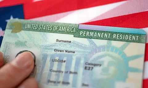 அமெரிக்கரை திருமணம் செய்தாலும் கிரீன் கார்டு கிடைக்காது- டிரம்ப் நிர்வாகம் புதிய கட்டுப்பாடு