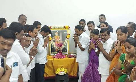 சட்டமன்ற தேர்தலில் த.வெ.க- காங்கிரஸ் கூட்டணி அமைத்து போட்டியா?: செங்கோட்டையன் விளக்கம்