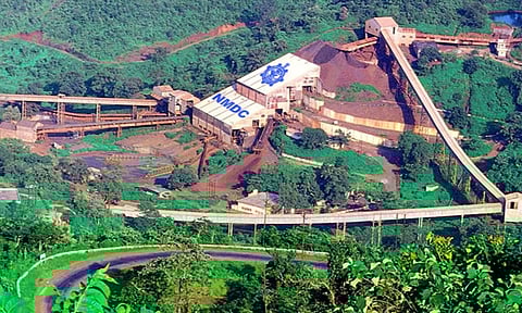 சத்தீஸ்கர் பாதுகாக்கப்பட்ட வனப்பகுதியில் சுரங்க விரிவாக்கத்திற்கு மத்திய அரசு ஒப்புதல்.. மக்கள் எதிர்ப்பு