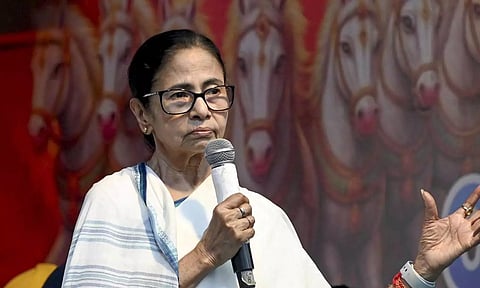 இறுதிப் பட்டியலில் இருந்து மேலும் ஒரு கோடி வாக்காளர்களை நீக்க பாஜக- ECI கூட்டணி திட்டம்: மம்தா குற்றச்சாட்டு