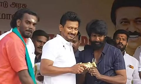 ஜல்லிக்கட்டு போட்டி எழுச்சி பெற்று வருகிறது - சூரி