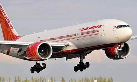 "விமானத்தில் வெடிகுண்டு" - கழிவறை Tissue paper-இல் மிரட்டல் - ஏர் இந்தியா விமானம் அவசர தரையிறக்கம்