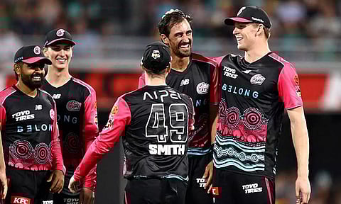 பிக்பாஷ் லீக்: சாம் கர்ரன் அசத்தல் ஆட்டம்- குவாலிபயருக்கு தகுதிபெற்ற சிட்னி சிக்சர்ஸ்