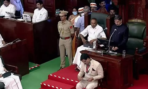 தமிழக சட்டசபை இன்று கூடுகிறது - ஆளுநர் உரையாற்றுவாரா?