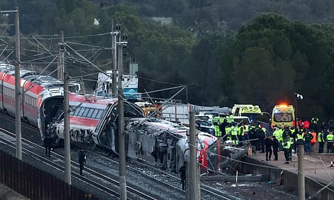 ஸ்பெயினில் ரெயில்கள் மோதிய கோர விபத்தில் பலி எண்ணிக்கை 40 ஆக உயர்வு - 3 நாட்கள் துக்கம் அனுசரிப்பு