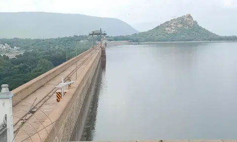 மேட்டூர் அணை நீர்மட்டம் 95.67 அடியாக குறைந்தது