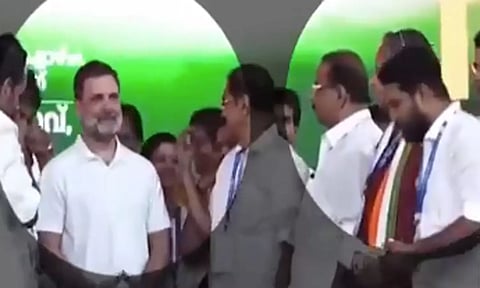 காங்கிரசில் தொடரும் அவமதிப்பு: ராகுல் காந்தி கூட்டத்தை புறக்கணித்த சசி தரூர்