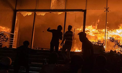 வங்கதேசத்தில் இந்து வாலிபர் உயிரோடு எரித்துக் கொலை