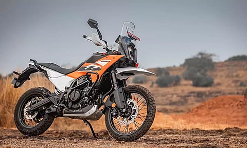 RE இமாலயனுக்குப் போட்டியாக மிரட்டல் என்ட்ரி..! KTM-இன் புதிய அட்வென்ச்சர் பைக் இந்தியாவில் அறிமுகம்