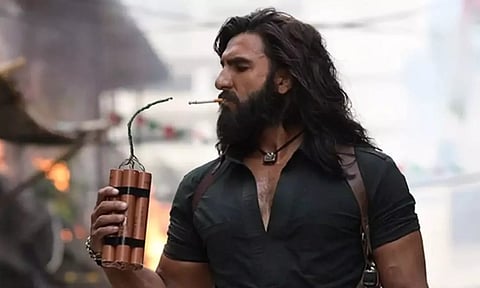 ரூ.1350 கோடி வசூலித்து அசுர வெற்றி பெற்ற 'துரந்தர்' இன்று முதல் ஓடிடியில்!..