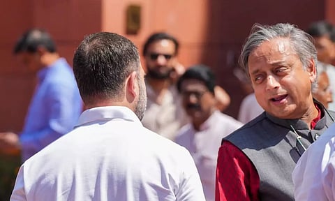 ராகுல் காந்தி மதவாதத்திற்கு எதிரான வலுவான குரல் - சசி தரூர் பாராட்டு