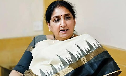 மகாராஷ்டிர அரசியலில் புதிய திருப்பம் - அஜித்பவார் மனைவி துணை முதல்-மந்திரியாக பதவி ஏற்கிறார்