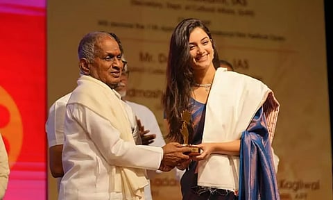 இளையராஜா கைகளால் விருது வாங்கியது குறித்து இளம் நடிகை பாக்யஸ்ரீ நெகிழ்ச்சி