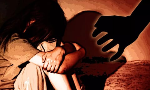 1-ஆம் வகுப்பு மாணவியை பாலியல் வன்கொடுமை செய்த ஆசிரியர்.. ம.பி. அரசுப் பள்ளியில் அரங்கேறிய பயங்கரம்