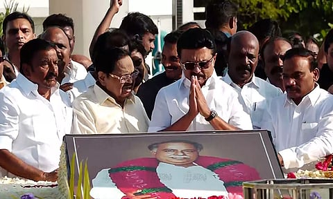 அண்ணா நினைவிடத்தில் முதலமைச்சர் மு.க.ஸ்டாலின் மரியாதை