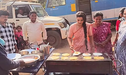 படப்பிடிப்பு தளத்தில் தோசை சுட்ட ஐஸ்வர்யா ராஜேஷ்