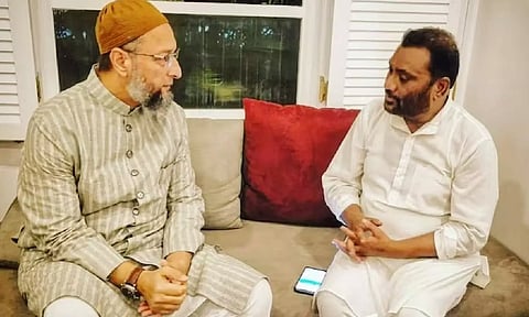 தௌகீர் நிஜாமி AIMIM தலைவர் அசாதுதீன் ஒவைசியுடன்