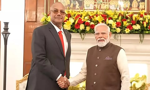 மோடியுடன் சீஷெல்ஸ் அதிபர் சந்திப்பு.. சீஷெல்ஸ் நாட்டுக்கு 17.50 கோடி டாலர் சிறப்பு பொருளாதார தொகுப்பு அறிவிப்பு