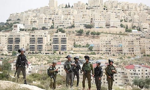 பாலஸ்தீனத்தின் மேற்கு கரையில் ஆக்கிரமிப்பை விரிவுபடுத்த இஸ்ரேல் அமைச்சரவை ஒப்புதல்.. வலுக்கும் எதிர்ப்பு