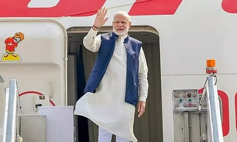 வாயை பிளக்க வைக்கும் பிரதமர் மோடியின் வெளிநாட்டு பயணச் செலவு! - எவ்வளவு தெரியுமா?